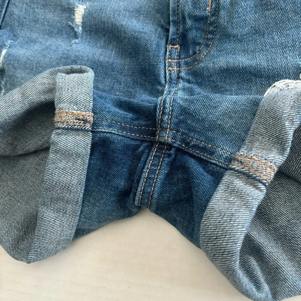 Old Navy O.G. Straight Cuffed Jean Shorts‎ High Rise Stretch Distressed Size 0